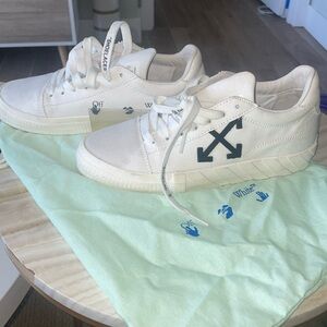 OFFWHITE WOMENS SNEAKERS SIZE 39